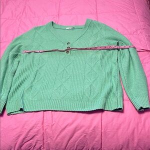 Ladies sweater, very gently used, no brand but is XL